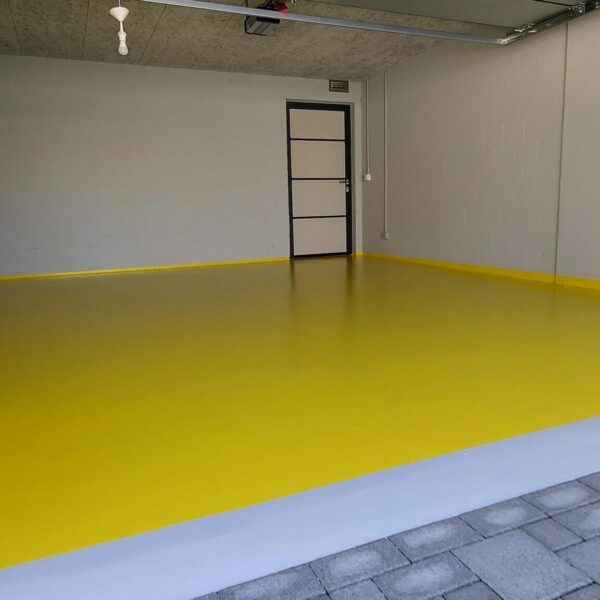 Garagenboden mit 2K Farbe streichen